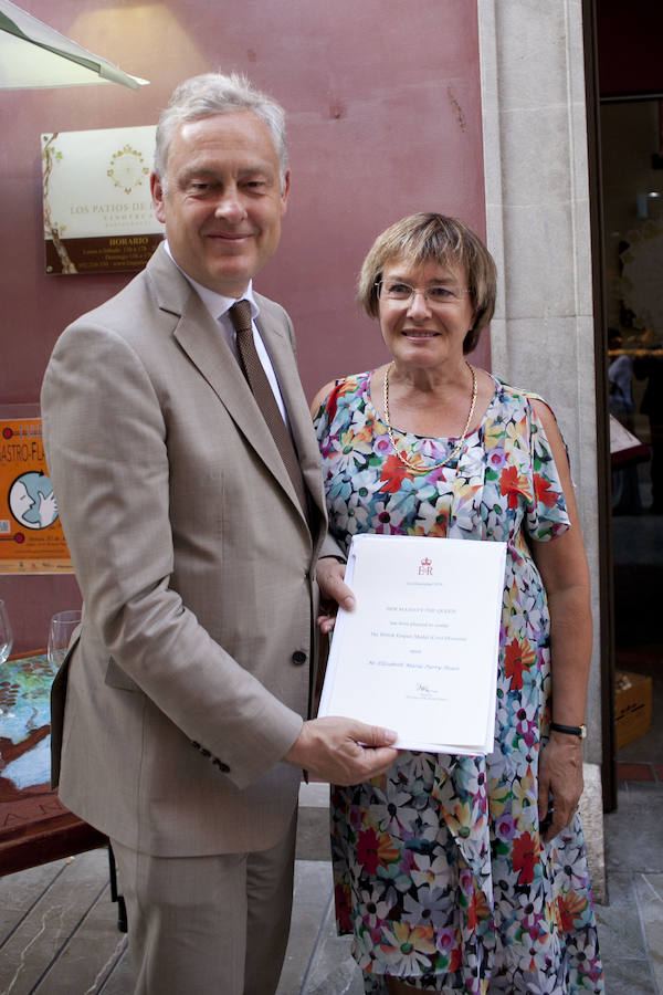 Liz Parry recibe la Medalla del Imperio Británico