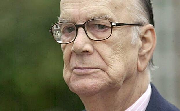 Ocurrió hace 19 años | Cuando el Ayuntamiento de Málaga vetó a Cela por sus declaraciones contra los homosexuales