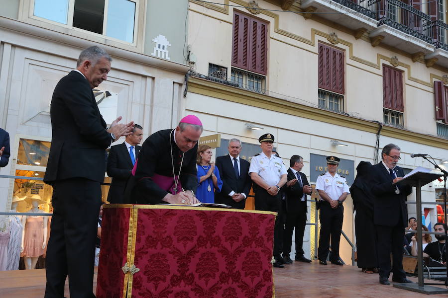 El acto se ha celebrado en la plaza de la Constitución al no poder hacerlo el Miércoles Santo
