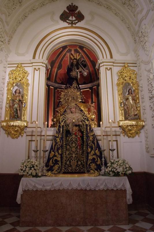 El templo acogió este domingo la primera misa tras los trabajos de reparación de su interior