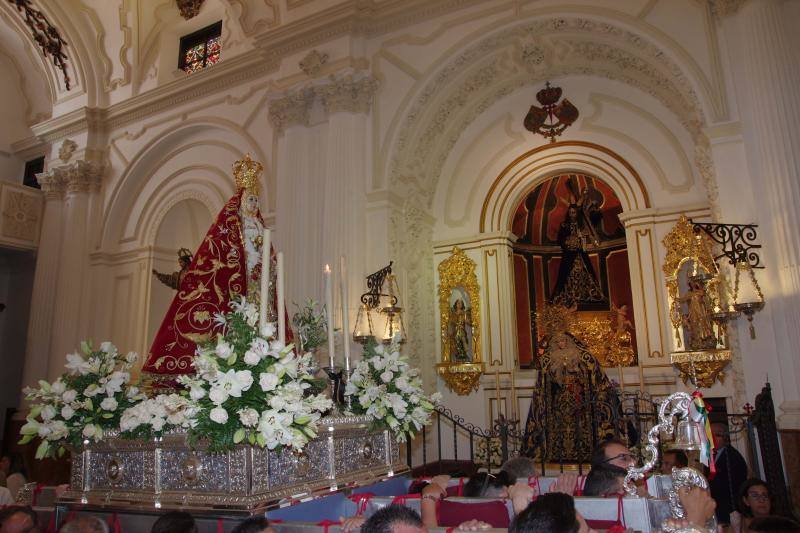 El templo acogió este domingo la primera misa tras los trabajos de reparación de su interior