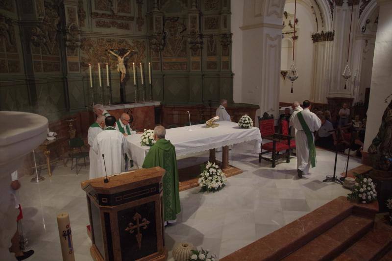 El templo acogió este domingo la primera misa tras los trabajos de reparación de su interior