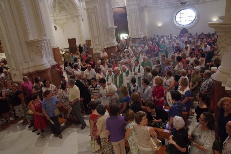El templo acogió este domingo la primera misa tras los trabajos de reparación de su interior
