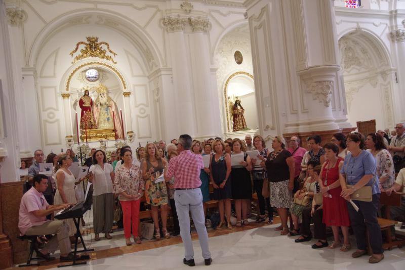El templo acogió este domingo la primera misa tras los trabajos de reparación de su interior
