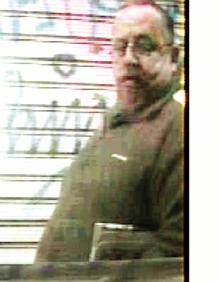 Imagen secundaria 2 - David López. Fue arrestado por matar a puñaladas a su excompañera sentimental Verónica Frías en julio de 2014 en el portal de los padres de ella, situado en el distrito malagueño de Ciudad Jardín. Peter R. Berndl. La Policía Nacional lo detuvo como autor del crimen del abogado Salvador Reina, cuyo cadáver fue hallado en marzo de 2012 en el maletero de un coche aparcado junto a la estación de autobuses de Málaga. 