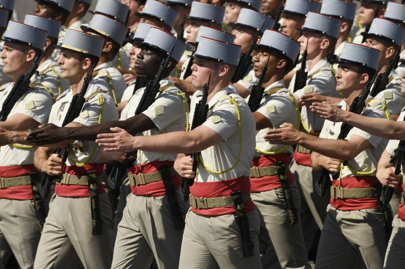 La Fiesta Nacional francesa contó con la asistencia del presidente de los Estados Unidos en conmemoración del centenario de la entrada de Estados Unidos en la Primera Guerra Mundial junto a Francia y al resto de los aliados.