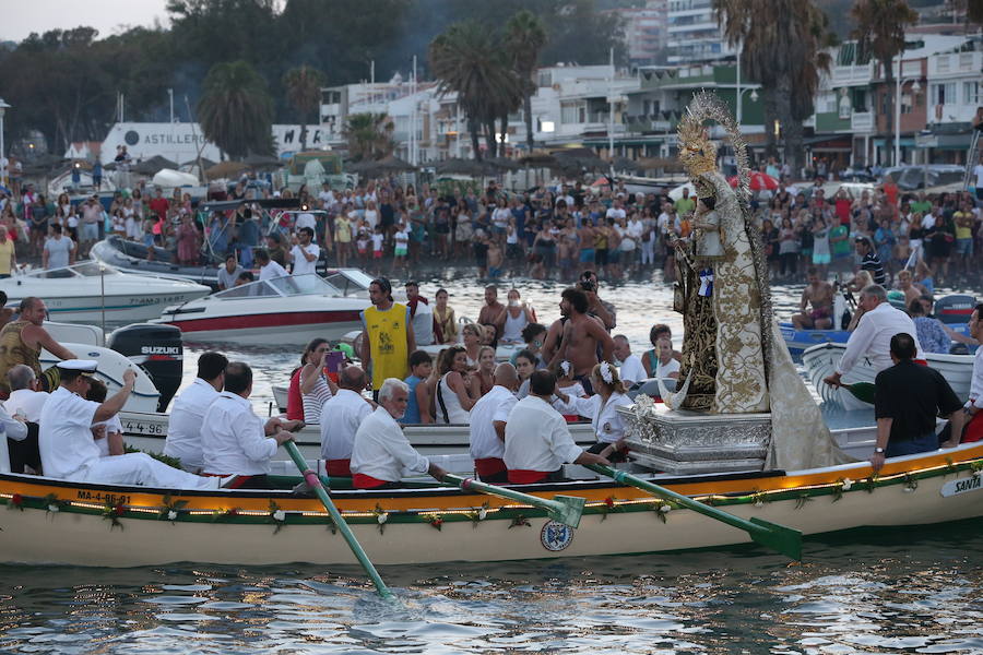 La Virgen del Carmen ya ha comenzado a bendecir el litoral malagueño. La patrona de los marineros recorre en procesión varios barrios de la capital como El Palo y Pedregalejo.