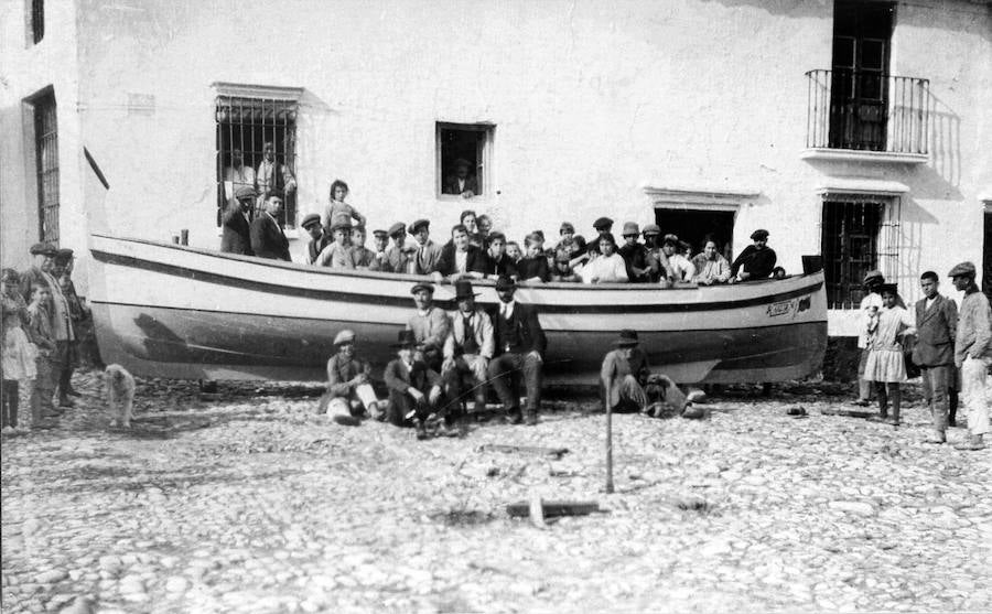 Un antiguo empleado de banca atesora momentos, lugares y personajes claves de la historia de Marbella desde finales del siglo XIX hasta nuestros días en un fondo compuesto por más de 40.000 fotos