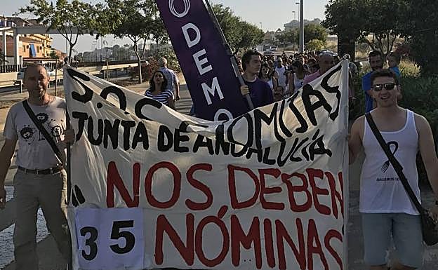 Los trabajadores llevan más de año y medio movilizándose para que les paguen los atrasos. 