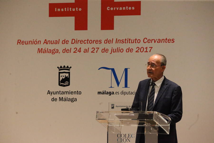 La monarca ha acudido a la apertura oficial del encuentro de los directores del instituto Cervantes en el Museo Ruso 