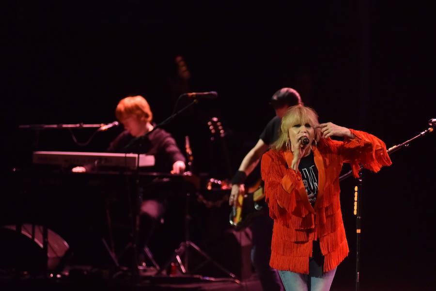 The Pretenders realizaron un despliegue musical capitaneado por el guitarreo descomunal de sus integrantes y, por encima de todo, de una Chrissie Hynde sexagenaria que recordó en Starlite por qué esta banda angloamericana comenzó a triunfar allá en los finales de los años 70.