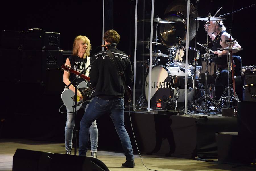 The Pretenders realizaron un despliegue musical capitaneado por el guitarreo descomunal de sus integrantes y, por encima de todo, de una Chrissie Hynde sexagenaria que recordó en Starlite por qué esta banda angloamericana comenzó a triunfar allá en los finales de los años 70.