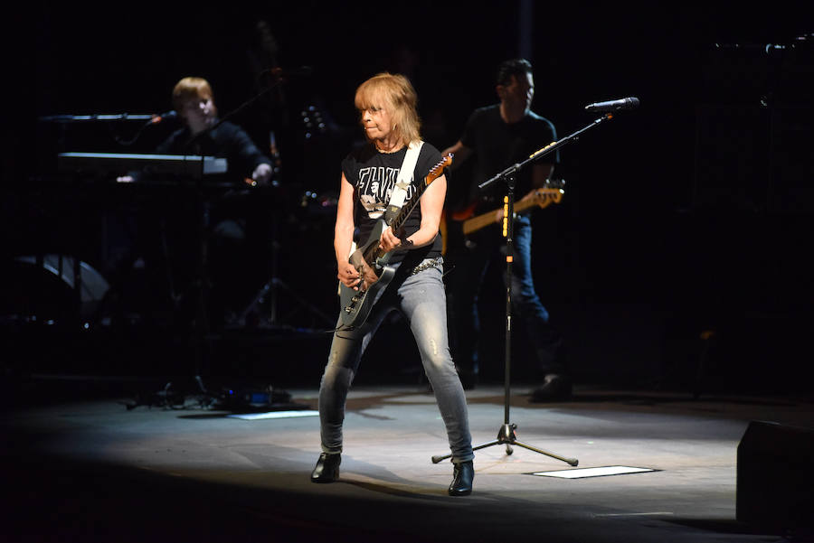 The Pretenders realizaron un despliegue musical capitaneado por el guitarreo descomunal de sus integrantes y, por encima de todo, de una Chrissie Hynde sexagenaria que recordó en Starlite por qué esta banda angloamericana comenzó a triunfar allá en los finales de los años 70.
