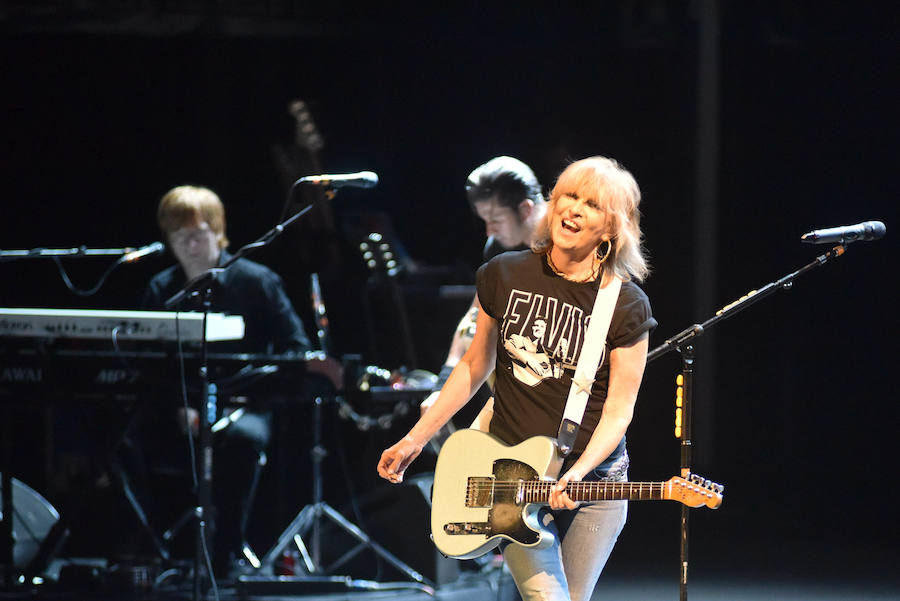 The Pretenders realizaron un despliegue musical capitaneado por el guitarreo descomunal de sus integrantes y, por encima de todo, de una Chrissie Hynde sexagenaria que recordó en Starlite por qué esta banda angloamericana comenzó a triunfar allá en los finales de los años 70.