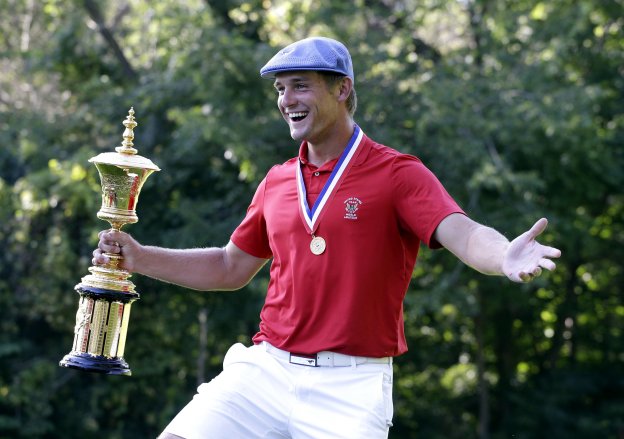 DeChambeau conquistó su primer título como golfista profesional el pasado mes de julio. 