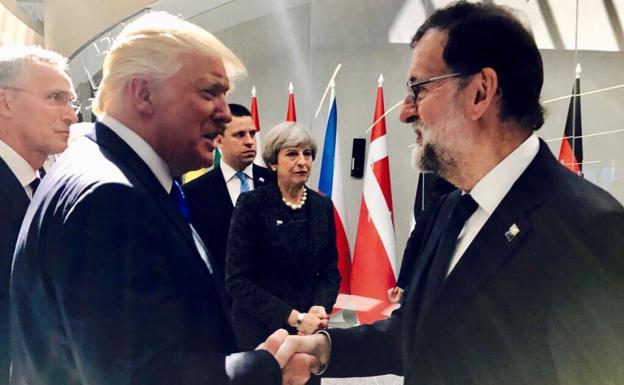 Rajoy y Trump en la cumbre de la OTAN.