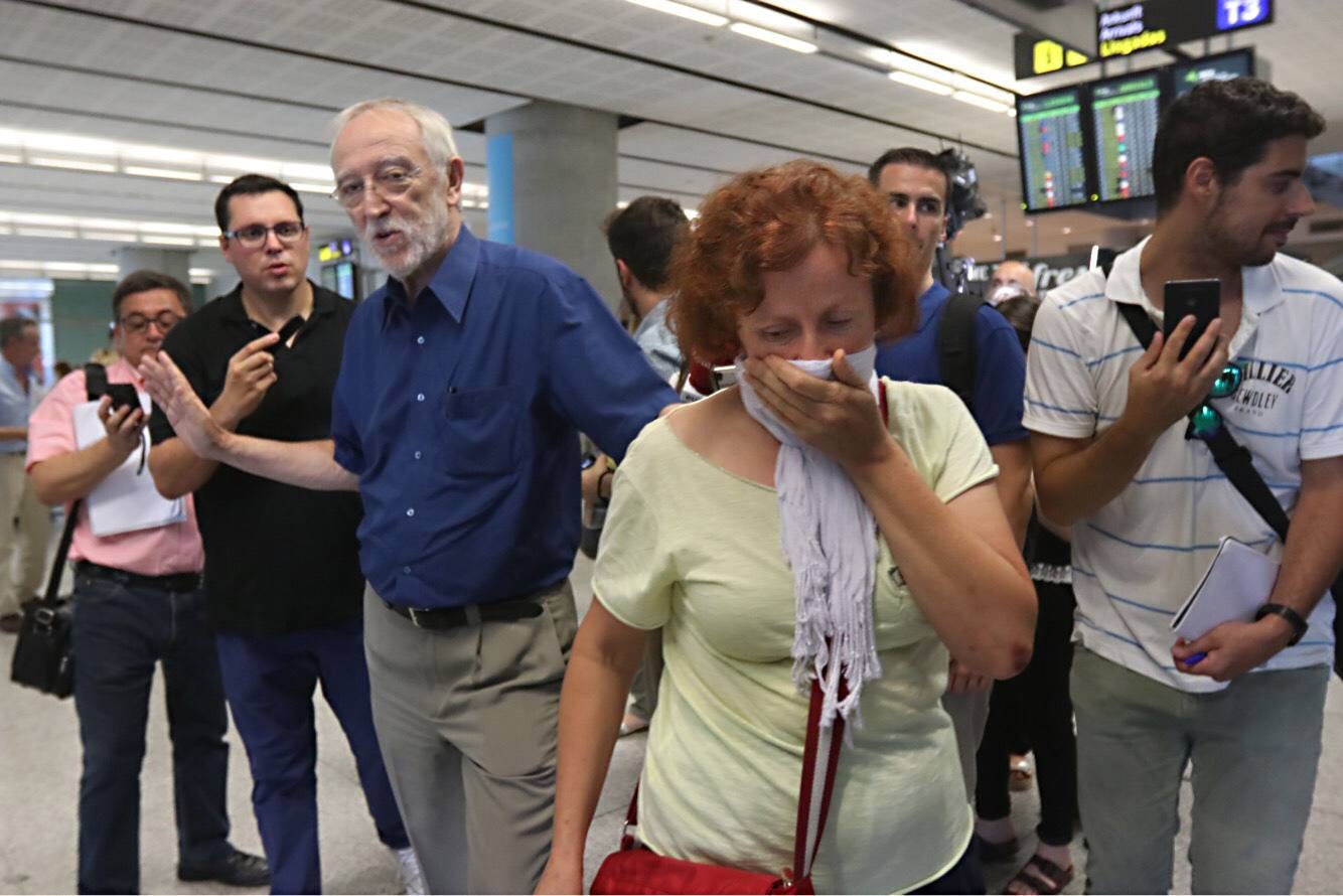 Destrozados por el cansancio del viaje, pero sobre todo por el dolor