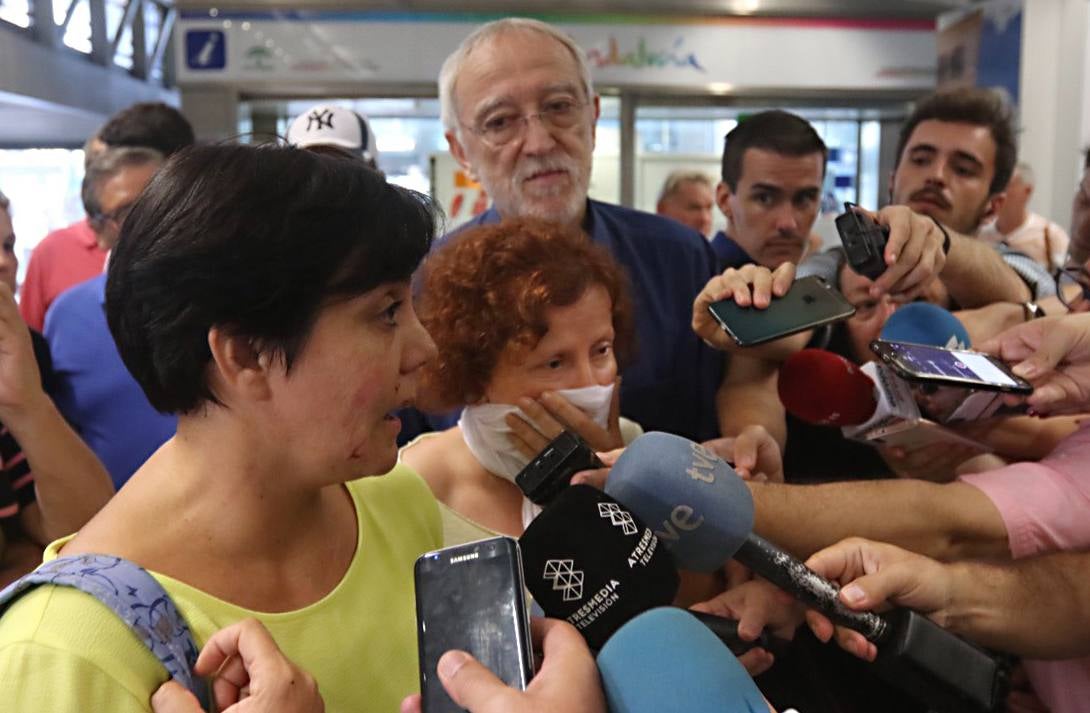 Destrozados por el cansancio del viaje, pero sobre todo por el dolor