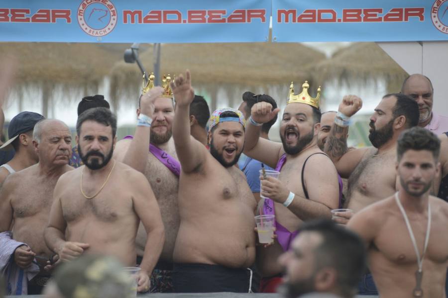 Miles de hombres barbudos y orondos que desafían la metrosexualidad se dan cita en el municipio