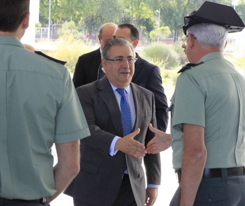 El ministro del Interior, durante su visita en julio al Centro Tecnológico de Seguridad. :: v. lerena / efe