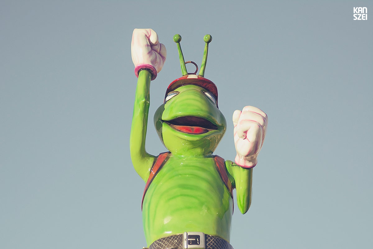«Fauna y otras crituras podría llamarse el Fair: The Awakening de este año 2014. Una colección monográfica de peculiares animales y seres de fibra de vidrio, espectadores del desfile de personas que llenan nuestra feria. Al alba, sólo son pacientes guardianas de atracciones esperando que caiga la noche, para volverse animadas. Espero que os guste este zoo tan particular»