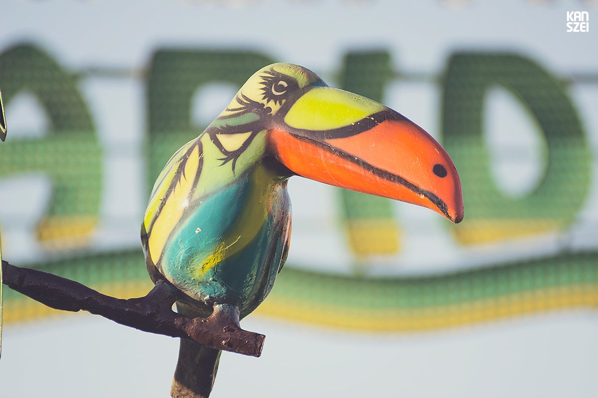 «Fauna y otras crituras podría llamarse el Fair: The Awakening de este año 2014. Una colección monográfica de peculiares animales y seres de fibra de vidrio, espectadores del desfile de personas que llenan nuestra feria. Al alba, sólo son pacientes guardianas de atracciones esperando que caiga la noche, para volverse animadas. Espero que os guste este zoo tan particular»