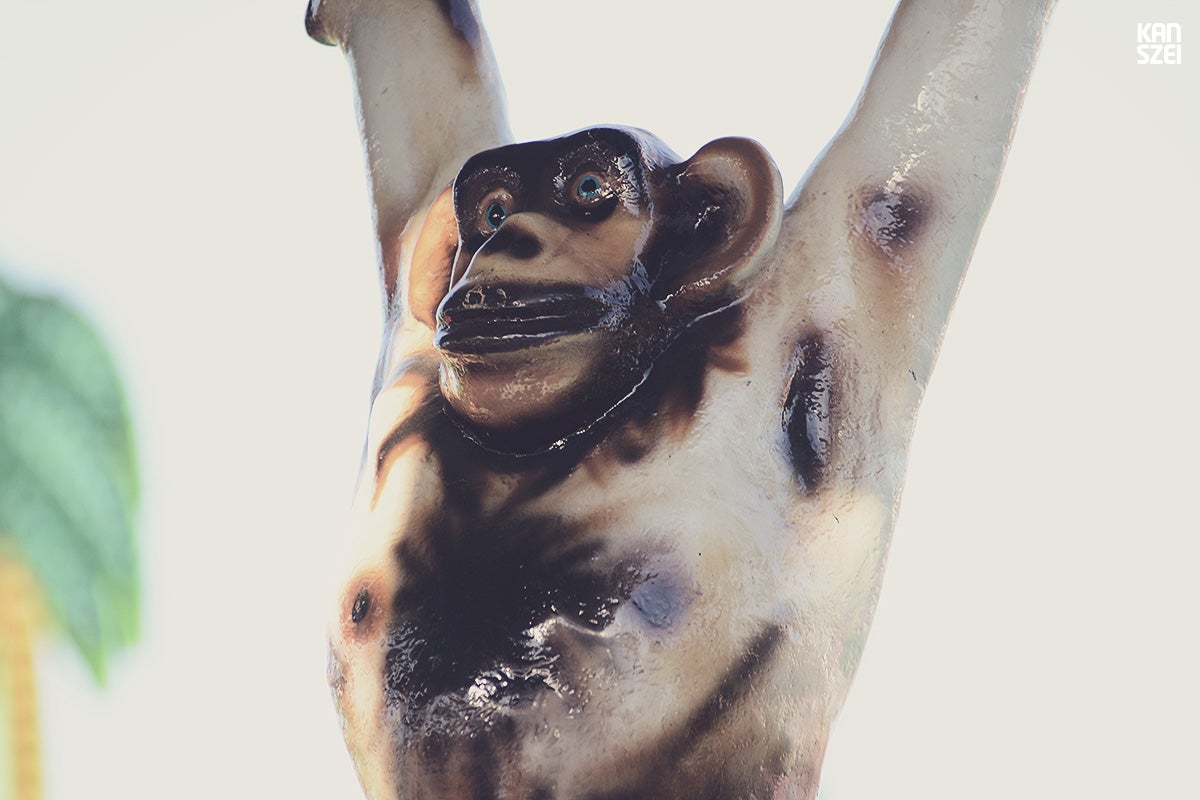 «Fauna y otras crituras podría llamarse el Fair: The Awakening de este año 2014. Una colección monográfica de peculiares animales y seres de fibra de vidrio, espectadores del desfile de personas que llenan nuestra feria. Al alba, sólo son pacientes guardianas de atracciones esperando que caiga la noche, para volverse animadas. Espero que os guste este zoo tan particular»