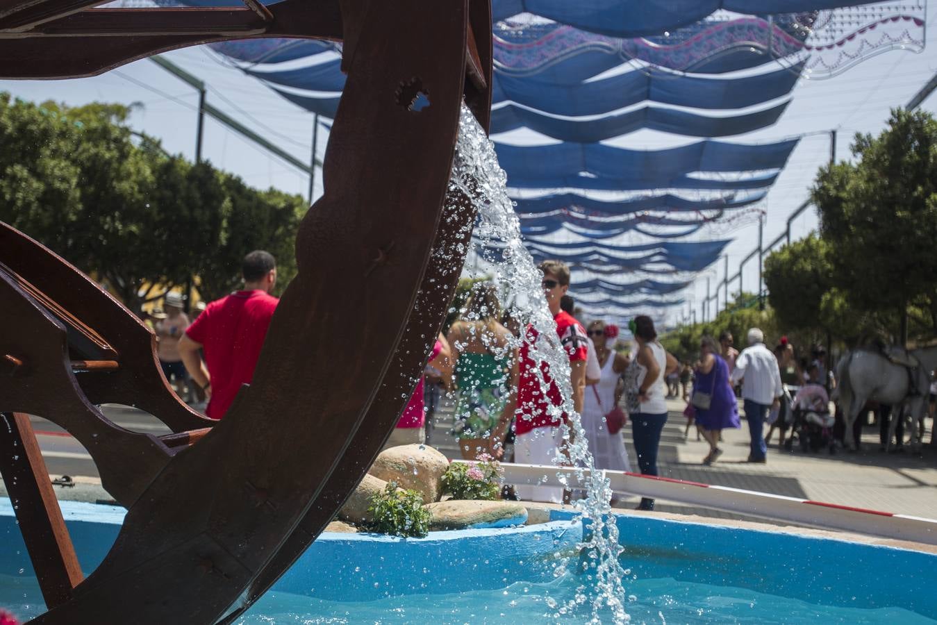 Una fiesta de día en Cortijo de Torres en la que caben todas las formas de entender la Feria de Málaga