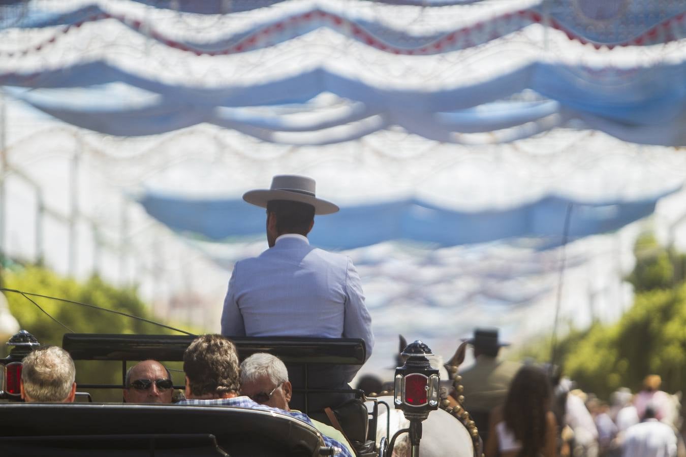 Una fiesta de día en Cortijo de Torres en la que caben todas las formas de entender la Feria de Málaga