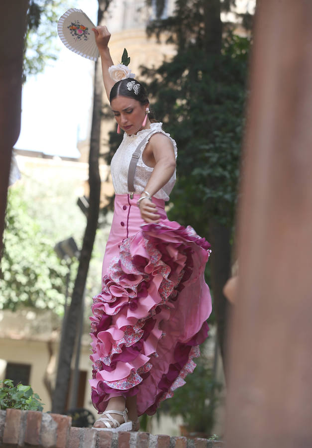 Las principales calles del Centro de Málaga se preparan ya para los últimos días de Feria.