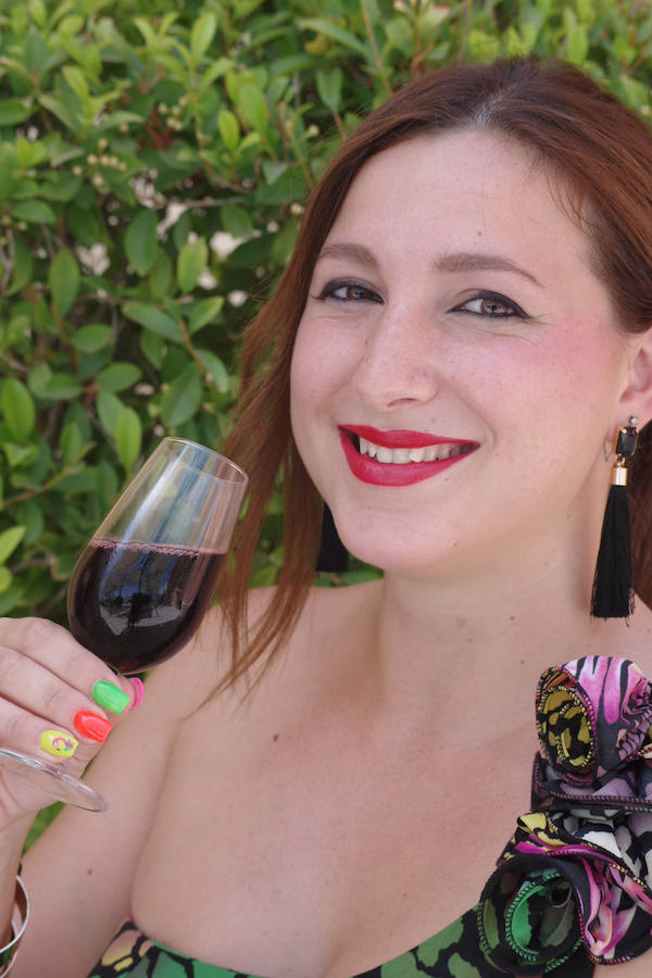 Numerosos malagueños y visitantes no han perdido la oportunidad de acudir al Cortijo de Torres, que ya se prepara para los últimos días de la Feria de Málaga.