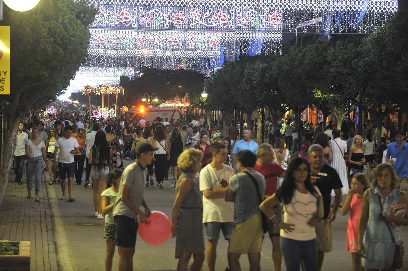 Las mejores fotos del viernes noche en el Real de la Feria de Málaga