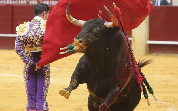 Manoletina de Talavante al segundo de la tarde