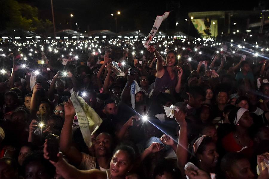 La XXI edición del Festival Pacífico Petronio Álvarez celebrado en Santiago de Cali en Colombia, donde los asistentes disfrutan de la música afrocolombiana