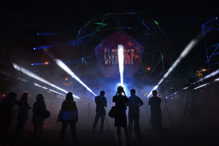 El evento más famoso del mes de agosto que reune a miles de personas en las calles del centro de la ciudad. Espectáculos y decorados de luces llamativas durante todo el fin de semana