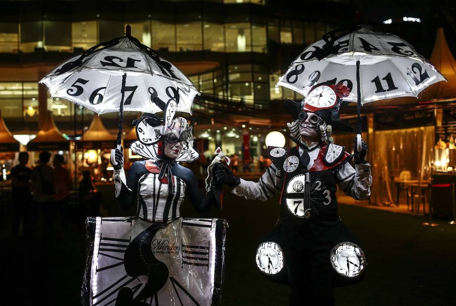 El evento más famoso del mes de agosto que reune a miles de personas en las calles del centro de la ciudad. Espectáculos y decorados de luces llamativas durante todo el fin de semana