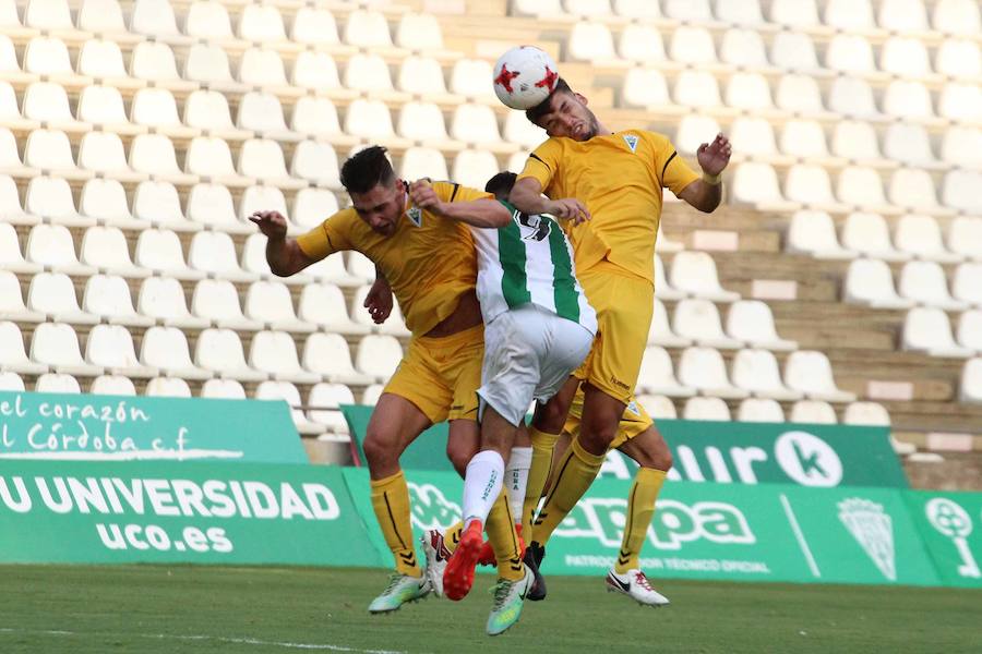 El Marbella arranca un punto en su visita al Córdoba B gracias a un buen Wilfred, con buenas intervenciones en la segunda mitad de un duelo que fue a más en ocasiones de gol.