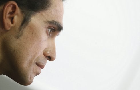 Alberto Contador, ayer, en Algorfa (Alicante). :: javier lizón / efe