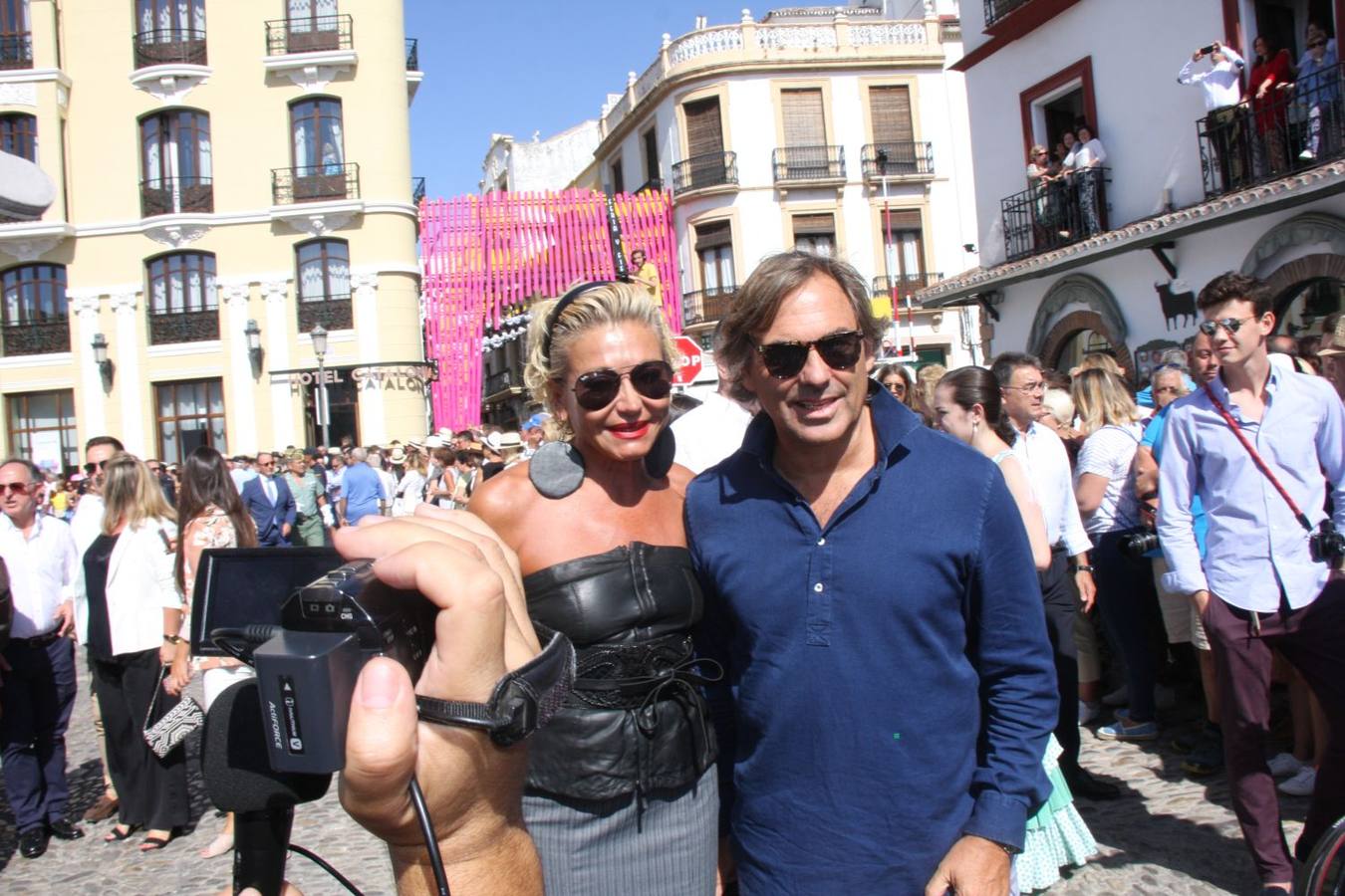 Agatha Ruiz de la Prada, José Manuel Soto, Enrique Romero, el marqués de Griñón y Susana Griso, entre otros, han hecho el paseíllo en la ciudad del Tajo