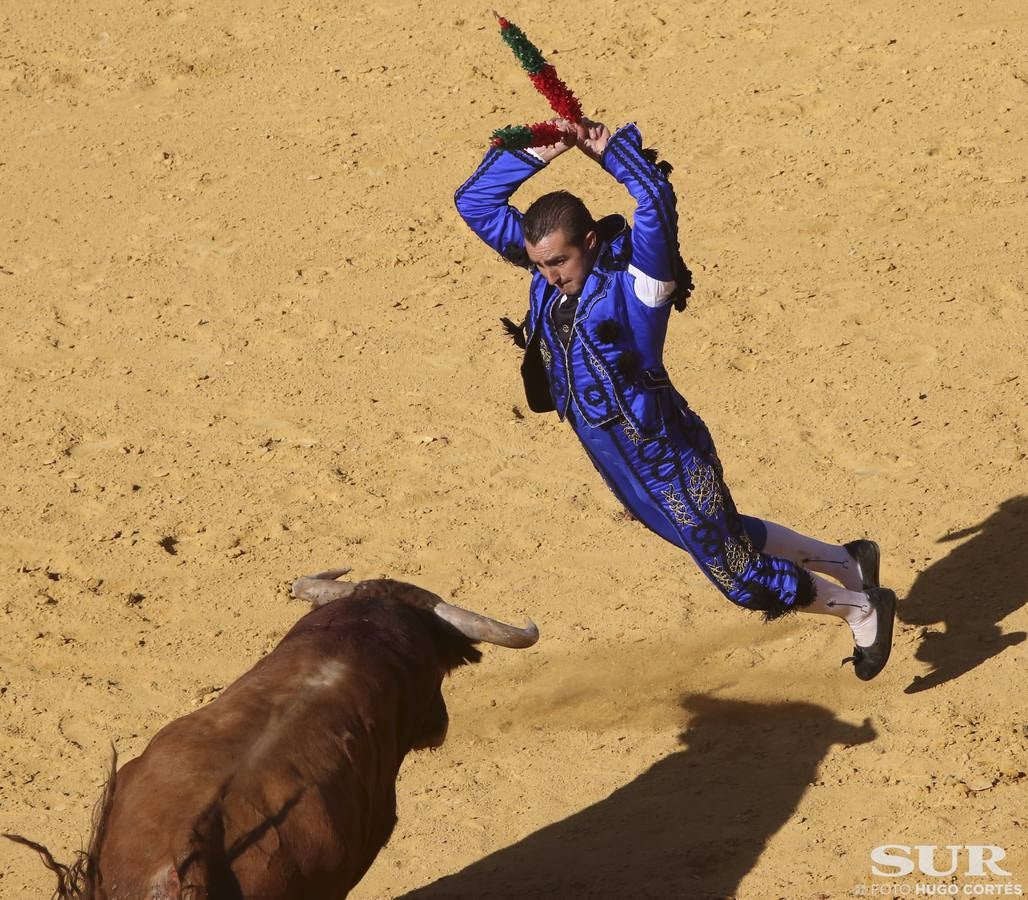 El diestro corta 2 orejas en el último toro de su carrera en una Goyesca en la que destacaron Perera y Cayetano a pie y el rejoneador Diego Ventura