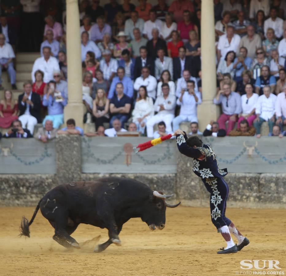 El diestro corta 2 orejas en el último toro de su carrera en una Goyesca en la que destacaron Perera y Cayetano a pie y el rejoneador Diego Ventura