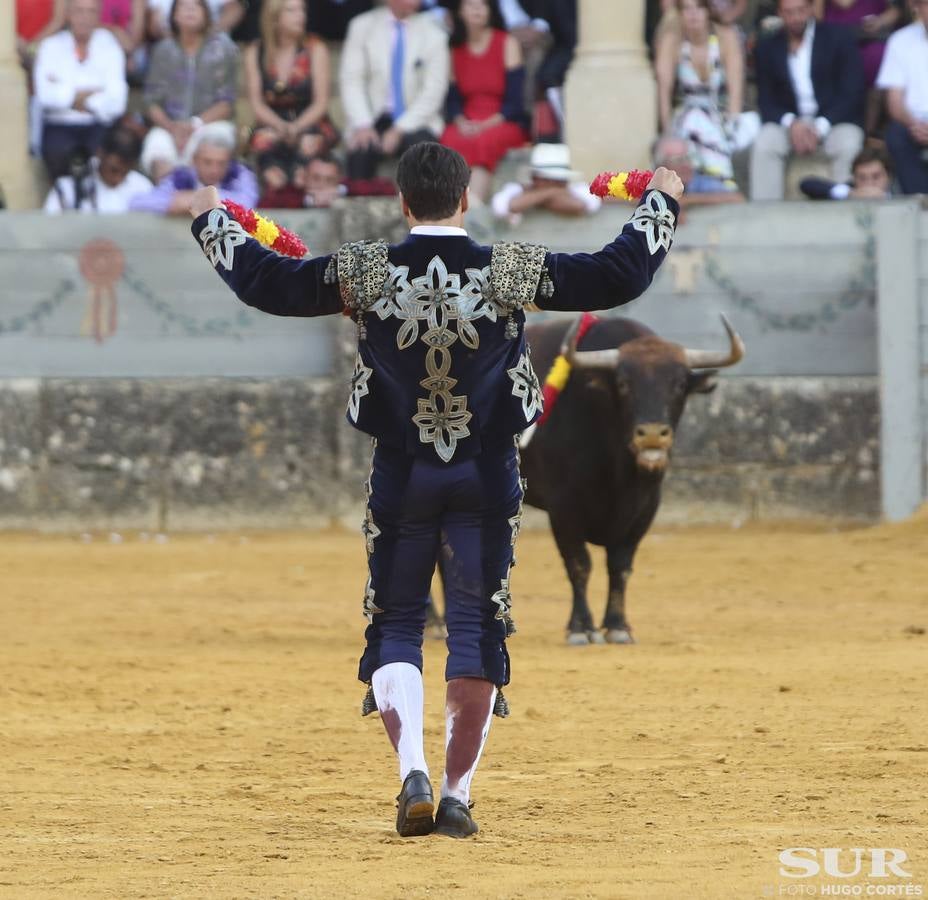 El diestro corta 2 orejas en el último toro de su carrera en una Goyesca en la que destacaron Perera y Cayetano a pie y el rejoneador Diego Ventura