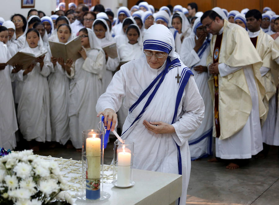 Varias ceremonias por el mundo en conmemoración del 20 aniversario del fallecimiento de la Madre Teresa de Calcuta. 