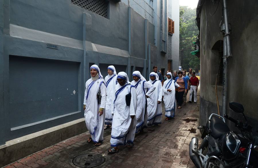 Varias ceremonias por el mundo en conmemoración del 20 aniversario del fallecimiento de la Madre Teresa de Calcuta. 