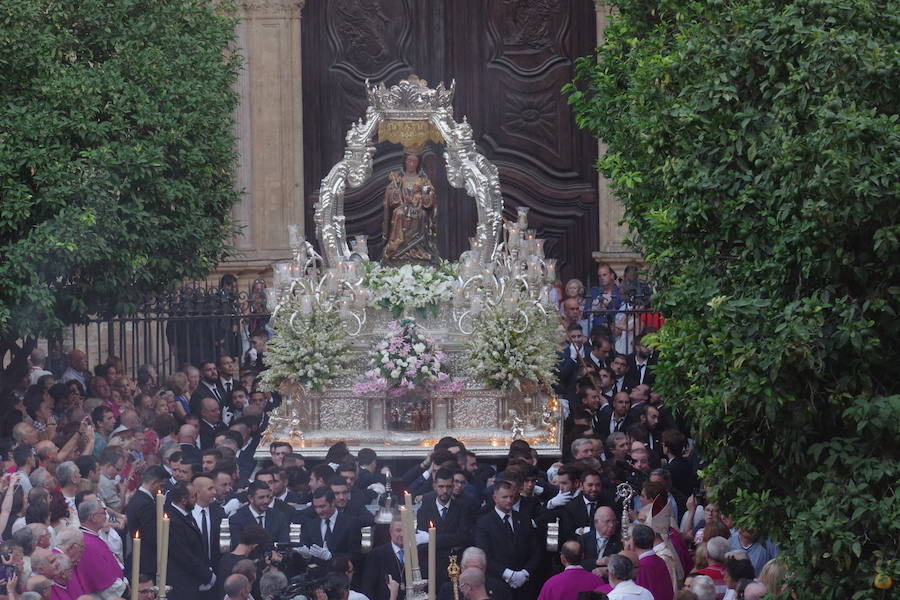 El cortejo partirá a las 19.30 horas de la Catedral, donde por la mañana el obispo ha presidido una misa y una ofrenda floral