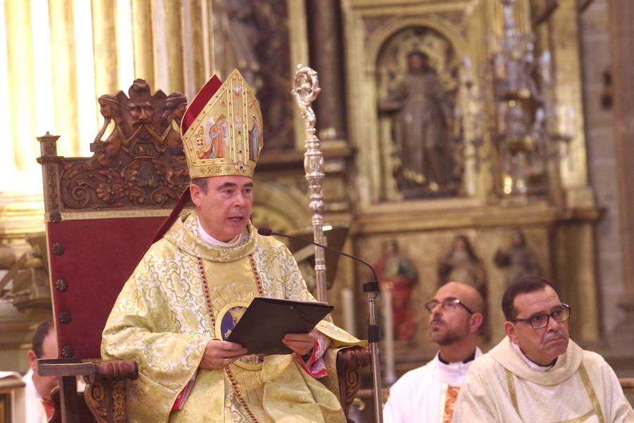 El cortejo partirá a las 19.30 horas de la Catedral, donde por la mañana el obispo ha presidido una misa y una ofrenda floral