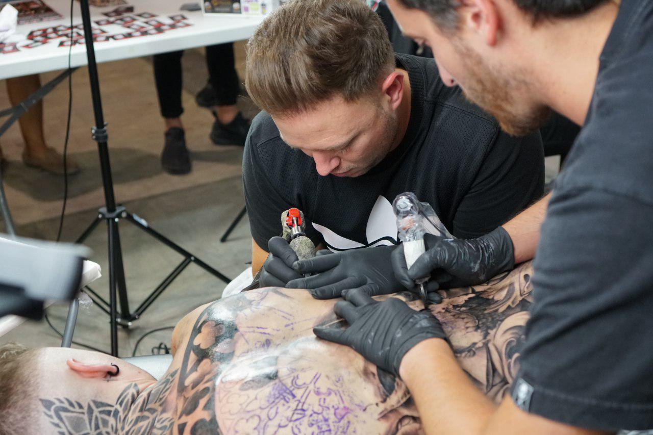 El evento centrado en el mundo del tatuaje reúne a profesionales de toda España en la capital durante tres días