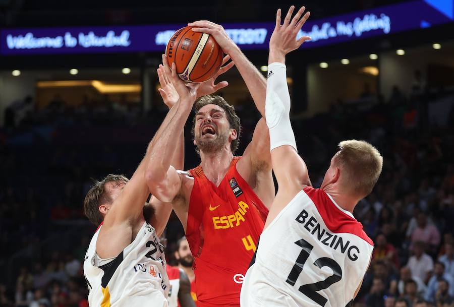 La selección que dirige Sergio Scariolo disputará su décima semifinal consecutiva tras imponerse al equipo germano con una sensacional actuación de Marc Gasol. 