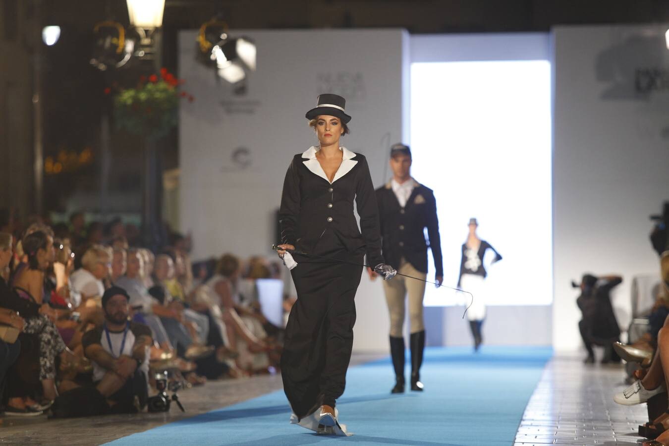 Málaga capital celebra su cita con la moda sobre la alfombra azul más larga de Europa