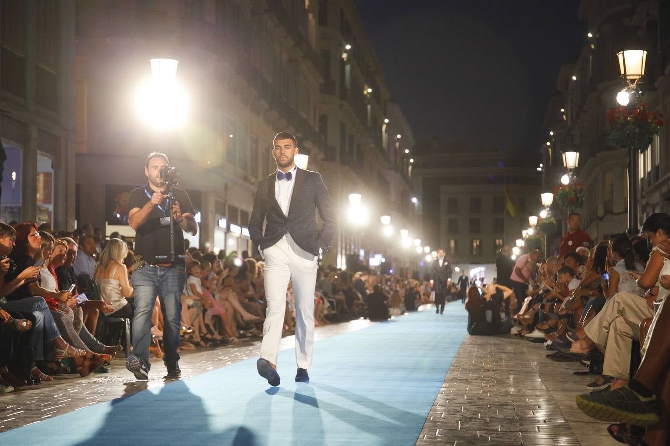 Málaga capital celebra su cita con la moda sobre la alfombra azul más larga de Europa